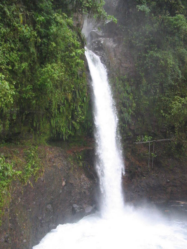 1429 - Gardens - Chute La Paz.JPG