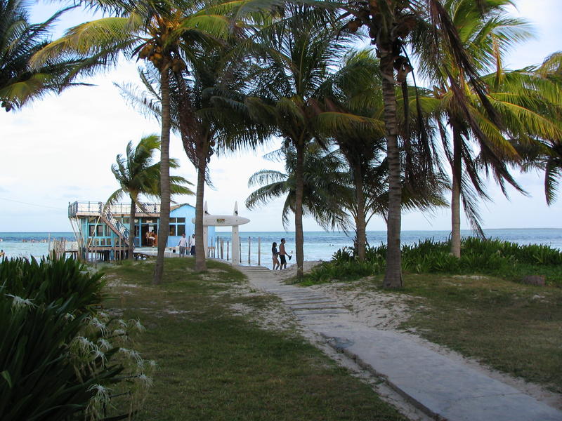 016 - Plage - Petit restaurant pitoresque.jpg