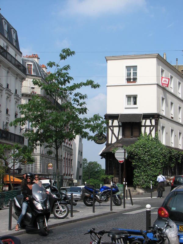 2369 - Montmartre - Boulevard des Abbesses.JPG