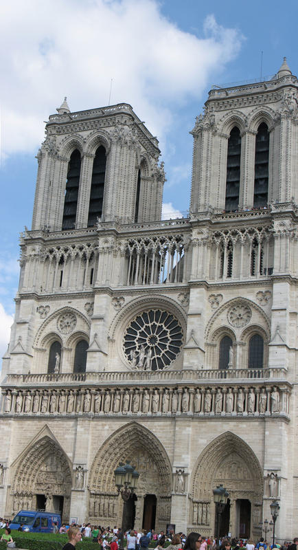 Paris - Notre-Dame - Vue de face - Pano.jpg