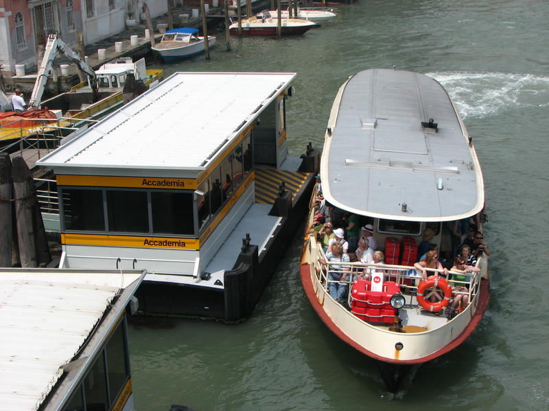 3462 - Venise - Abords du Grand Canal.JPG