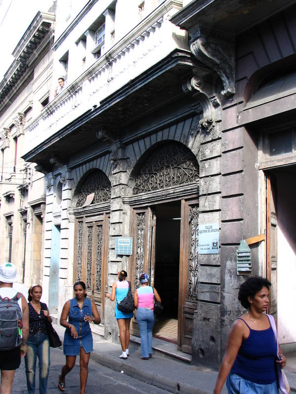 Cuba 244 - Santiago Centre-Ville - Architecture espagnole.jpg